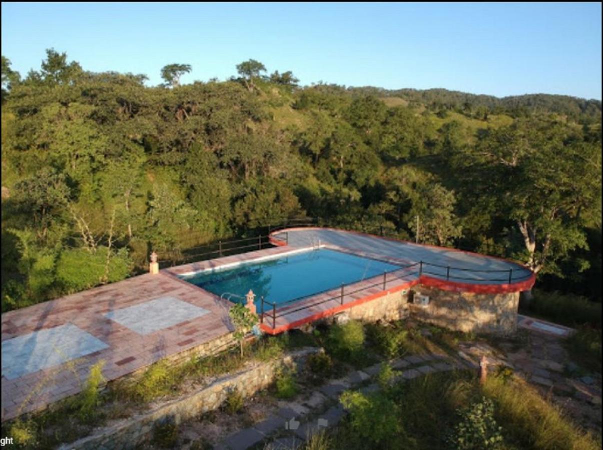 The Sky Imperial Jungle Camp Resort 贡珀尔格尔 外观 照片